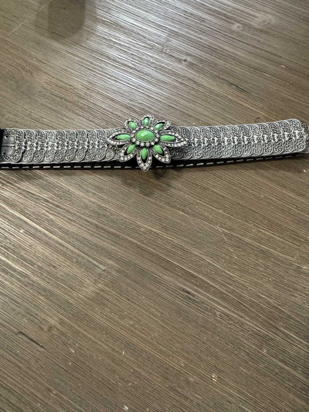 Vintage Green Flower Accent Women's Silver-Tone Stretch Belt